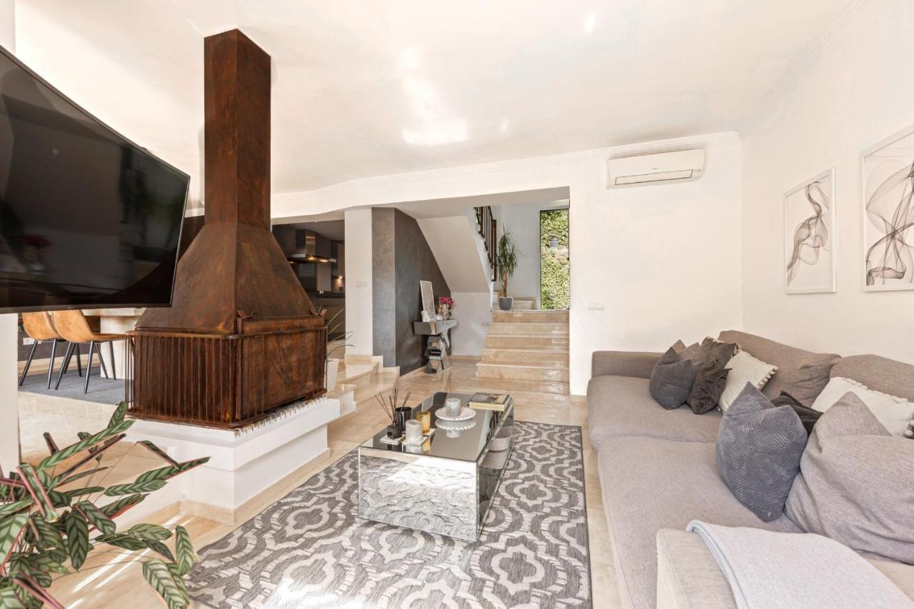 Cozy Townhouse Selwo Villa เอสเตโปนา ภายนอก รูปภาพ