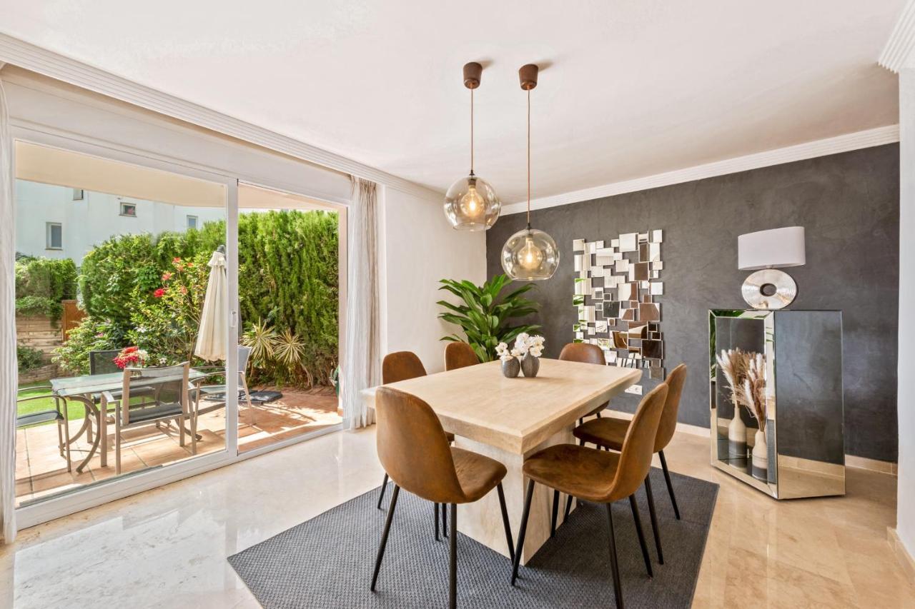 Cozy Townhouse Selwo Villa เอสเตโปนา ภายนอก รูปภาพ