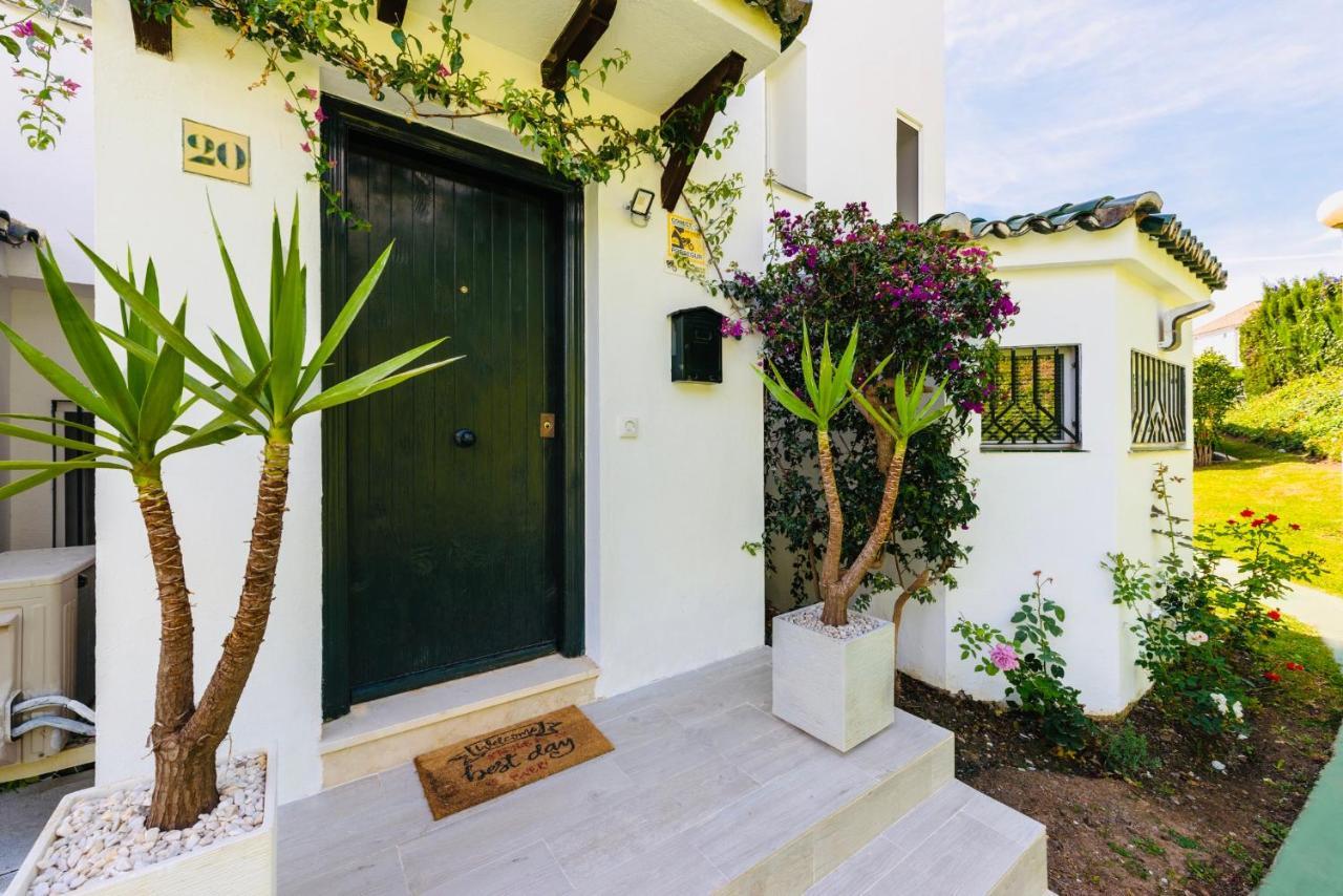 Cozy Townhouse Selwo Villa เอสเตโปนา ภายนอก รูปภาพ