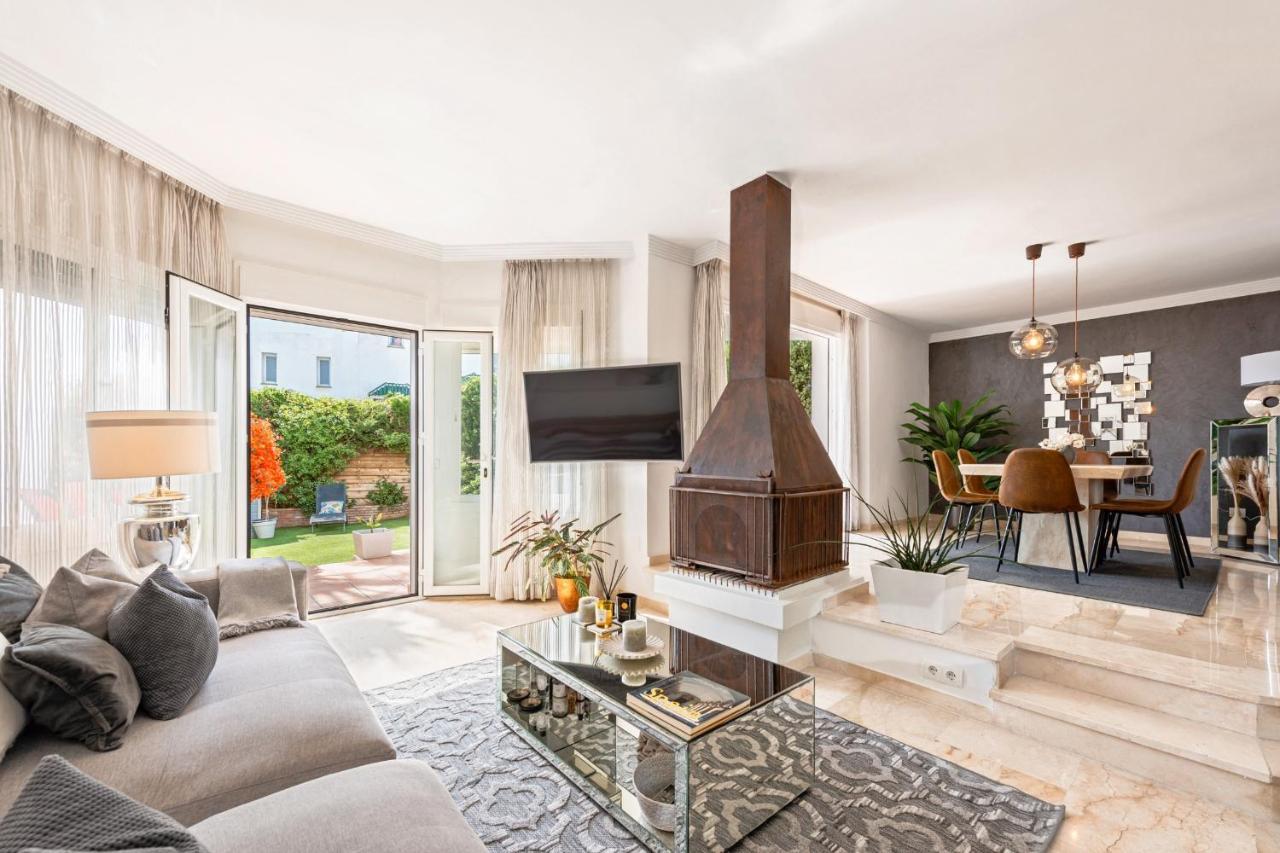 Cozy Townhouse Selwo Villa เอสเตโปนา ภายนอก รูปภาพ