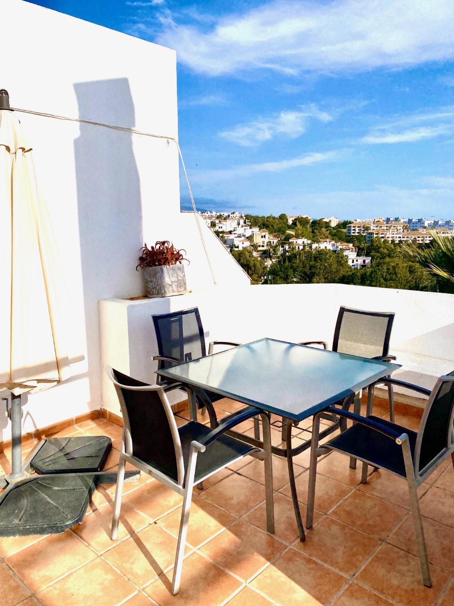 Cozy Townhouse Selwo Villa เอสเตโปนา ภายนอก รูปภาพ